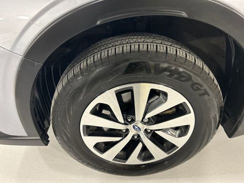 Used 2022 Subaru Outback Premium image 8