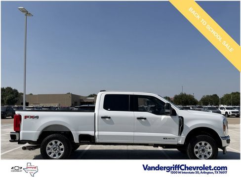Used 2024 Ford F250 XLT w/ FX4 Off-Road Package AWD/4WD image 3