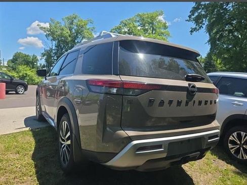 Certified 2023 Nissan Pathfinder Platinum AWD/4WD image 9