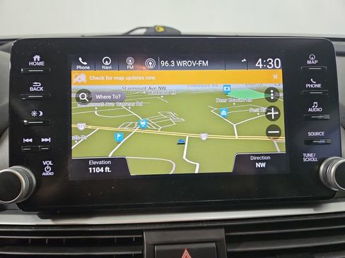 Used 2018 Honda Accord Touring image 19