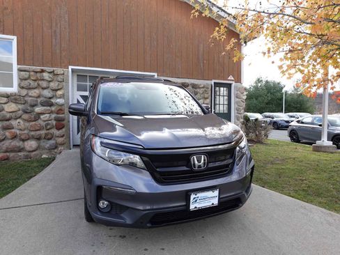 Certified 2022 Honda Pilot Special Edition image 3