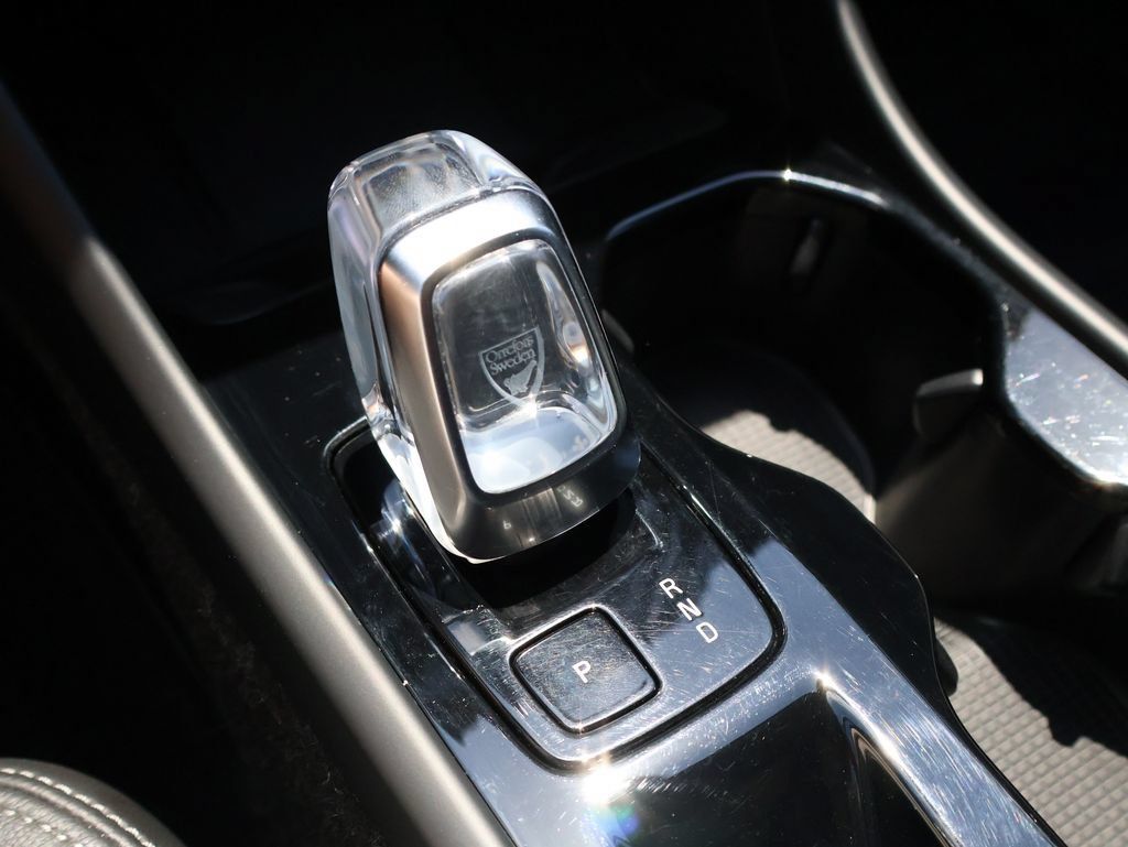 Used 2025 Volvo XC40 B5 Plus AWD/4WD image 40