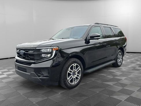 Used 2025 Ford Expedition Active AWD/4WD image 1