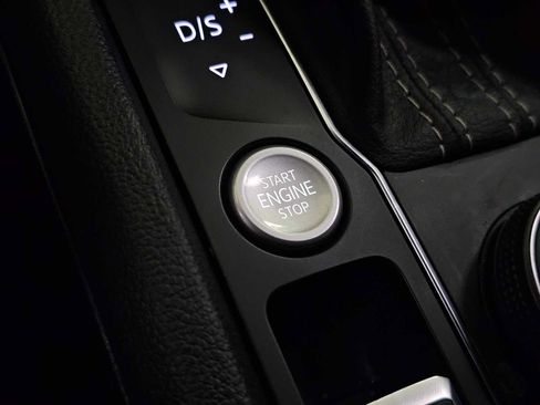 Used 2022 Volkswagen Atlas Cross Sport SEL R-Line AWD/4WD image 36