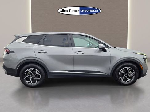 Used 2024 Kia Sportage LX FWD image 5