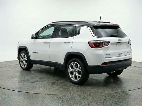 Used 2025 Jeep Compass Latitude image 6