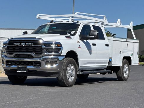 New 2026 RAM 3500 Tradesman w/ Chrome Appearance Group A AWD/4WD image 7