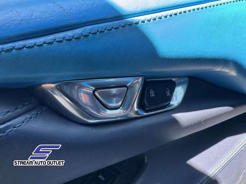 Used 2021 Chevrolet Corvette Stingray Premium Conv w/ Z51 Performance Package image 20