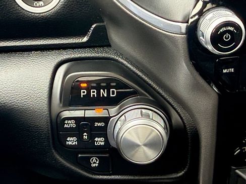 Used 2021 RAM 1500 Laramie AWD/4WD image 18