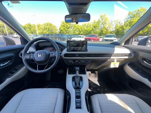 Used 2026 Honda HR-V LX image 11