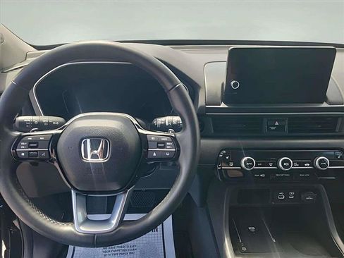 Used 2023 Honda Pilot Touring image 10