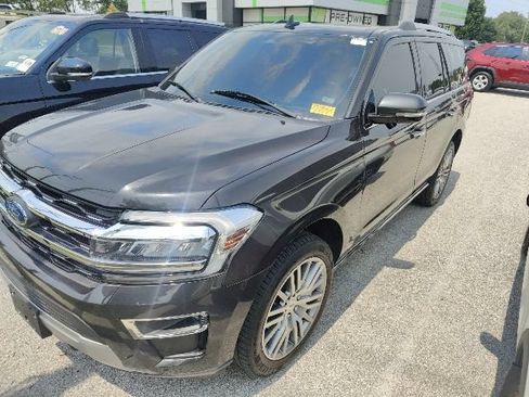 Used 2023 Ford Expedition Limited AWD/4WD image 3