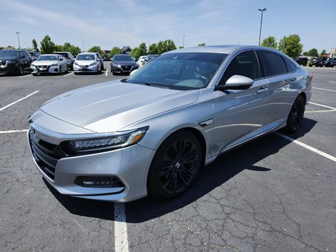 Used 2019 Honda Accord Touring image 15