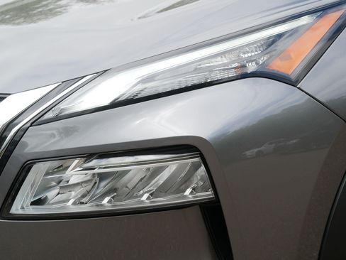 Certified 2023 Nissan Rogue SV w/ SV Premium B Package AWD/4WD image 16