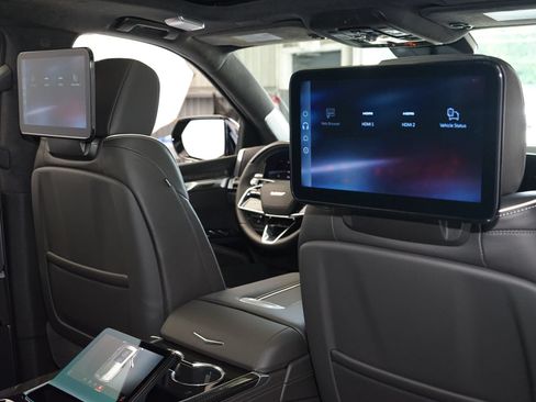 Used 2026 Cadillac Escalade ESV V AWD/4WD image 33