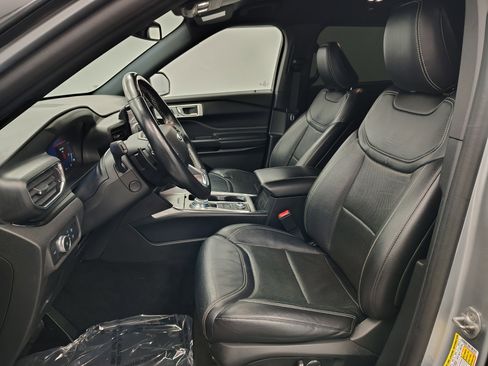 Used 2020 Ford Explorer ST image 25