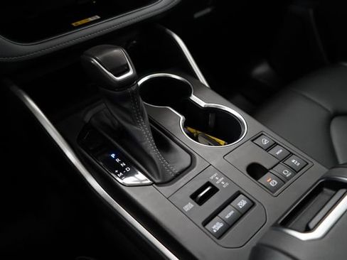 Used 2023 Toyota Highlander XLE image 55