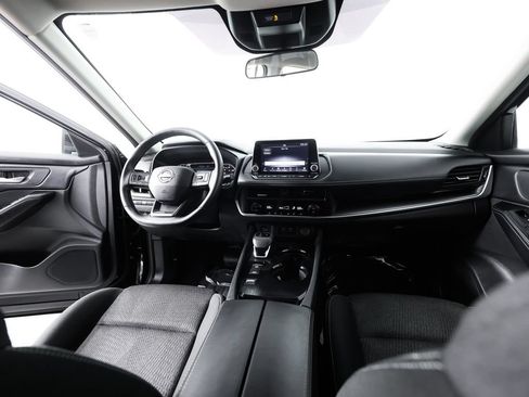 Used 2025 Nissan Rogue SV FWD image 18