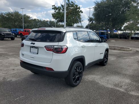 New 2026 Jeep Compass Latitude image 4