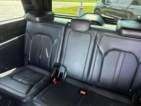 Used 2021 Ford Expedition Limited RWD image 11