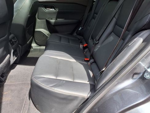 Used 2022 Nissan Rogue SL w/ SL Premium Package image 9