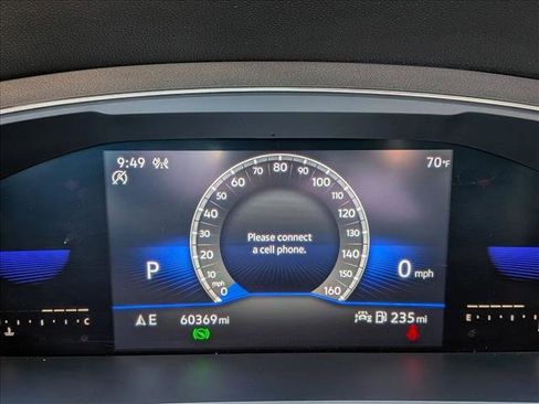 Used 2022 Volkswagen Tiguan SE w/ Panoramic Sunroof Package image 11