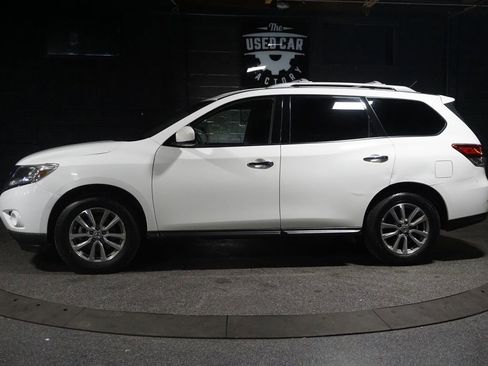 Used 2015 Nissan Pathfinder S image 2