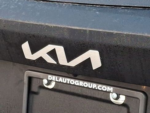 Used 2023 Kia Sorento LX image 10