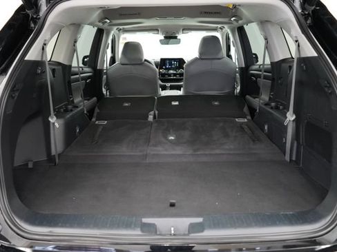 Used 2023 Toyota Highlander XLE AWD/4WD image 72