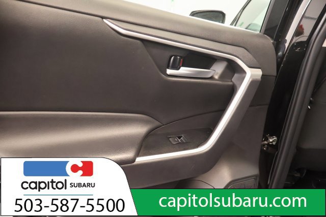 Used 2025 Toyota RAV4 XLE AWD/4WD image 25