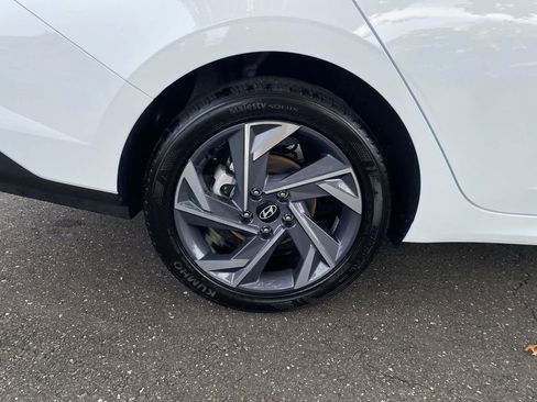 Certified 2025 Hyundai Elantra Sport image 24