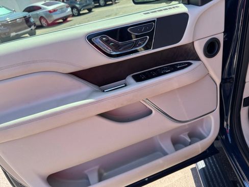Used 2019 Lincoln Navigator L Reserve AWD/4WD image 11