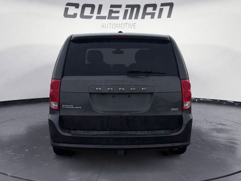 Used 2019 Dodge Grand Caravan SE image 4