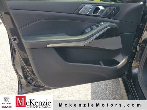 Used 2021 BMW X7 xDrive40i w/ M Sport Package AWD/4WD image 8