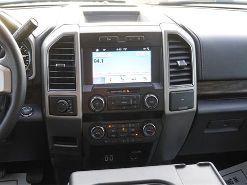 Used 2019 Ford F150 Lariat image 15