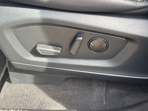 Used 2023 Ford Explorer XLT w/ Equipment Group 202A image 17