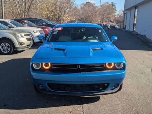 Used 2016 Dodge Challenger SXT Plus image 2