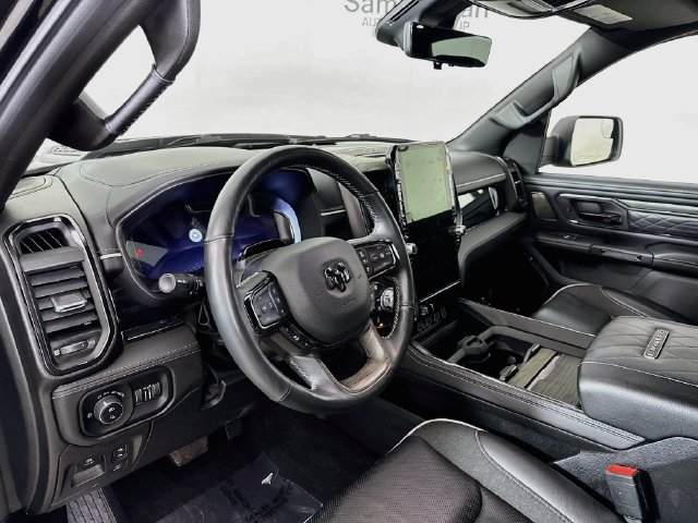 Used 2025 RAM 1500 Limited AWD/4WD image 9
