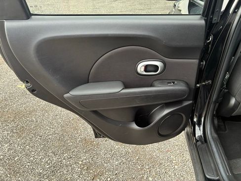 Used 2019 Kia Soul + FWD image 11