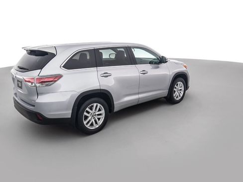 Used 2016 Toyota Highlander LE AWD/4WD image 5