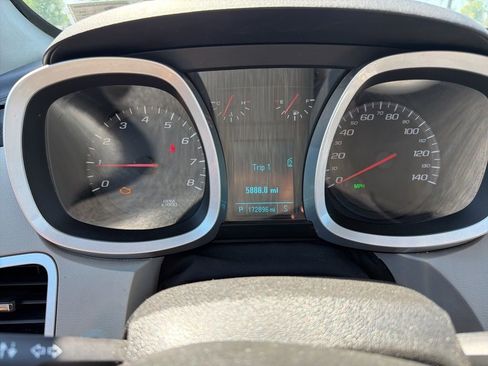 Used 2012 Chevrolet Equinox LT w/ Driver Convenience Package FWD image 9