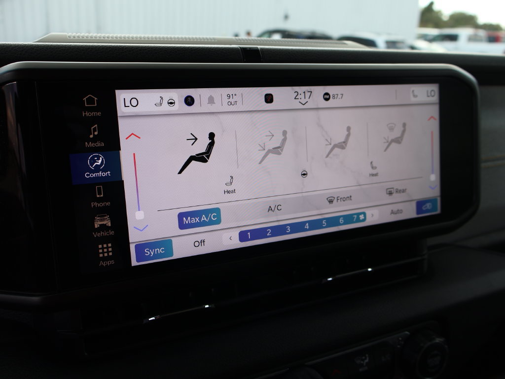 Used 2024 Jeep Wrangler Unlimited AWD/4WD image 31
