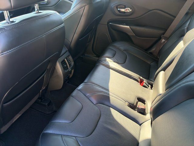 Used 2020 Jeep Cherokee Limited AWD/4WD image 14