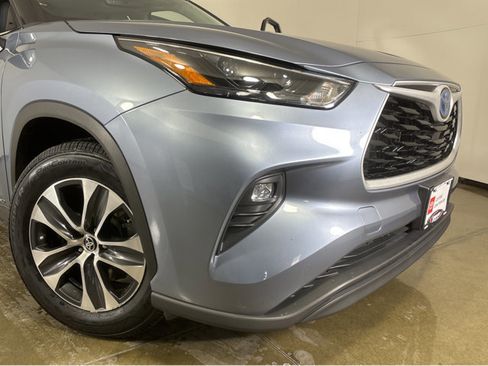 Used 2022 Toyota Highlander XLE image 10