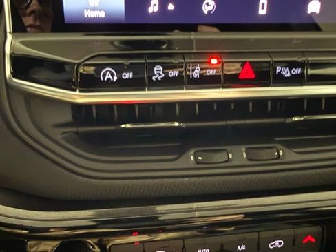 New 2026 Jeep Compass Limited image 32