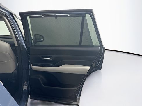 Used 2025 Toyota Grand Highlander FWD image 32