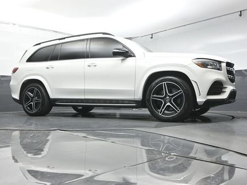 Used 2023 Mercedes-Benz GLS 450 4MATIC image 41