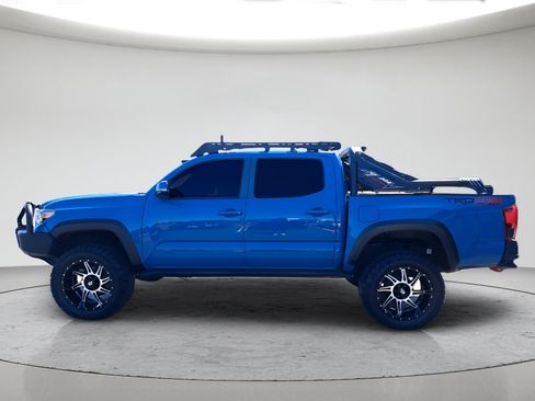Used 2019 Toyota Tacoma TRD Off-Road w/ Technology Package AWD/4WD image 7