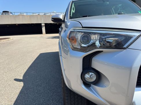Used 2016 Toyota 4Runner SR5 Premium AWD/4WD image 8