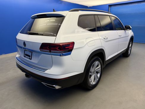 Certified 2023 Volkswagen Atlas SE w/ Panoramic Sunroof Package FWD image 7